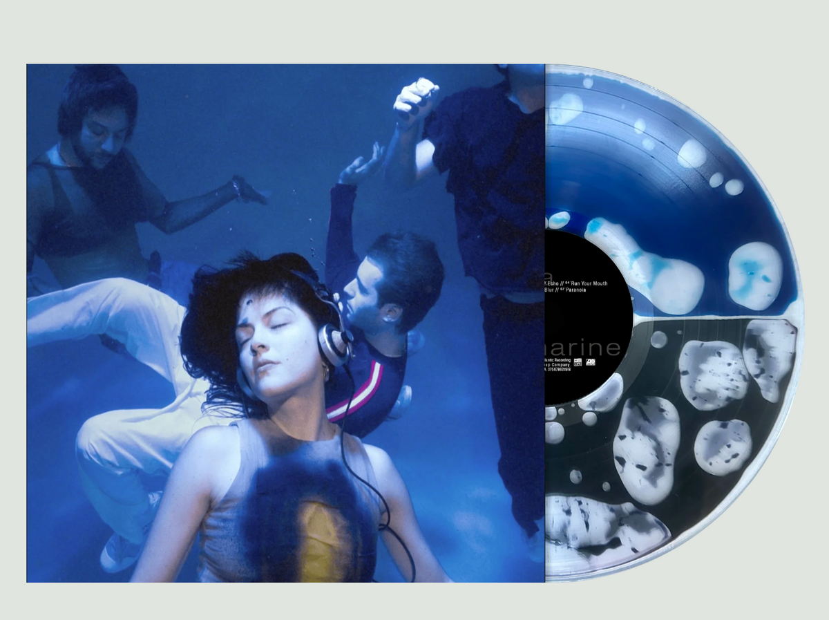 The Marías Submarine,  Edición limitada líquido negro y azul